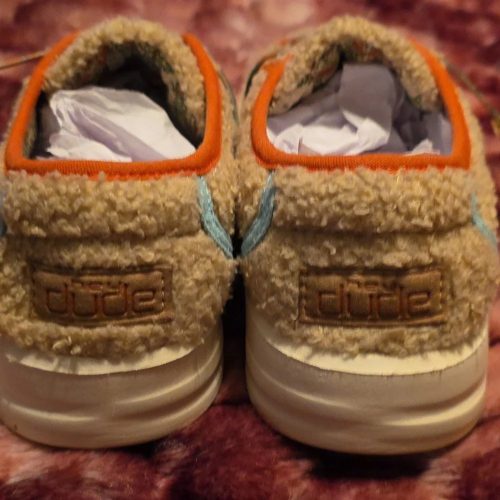 HEY DUDE Karina Sherpa In Sage Women's US8 Sneakers Shoes With Elastic Laces EUC - Picture 6 of 10